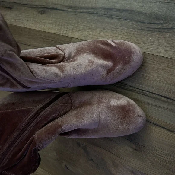 Steve Madden Blush Velvet Booties 5.5 - Picture 4 of 4